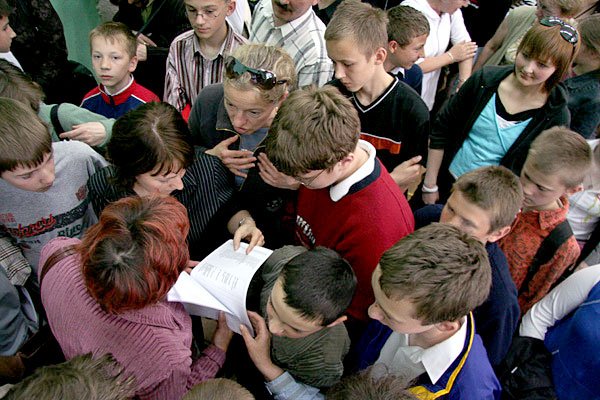 Szkolna rzeczywistość: nikt mundurków nie chce – ani uczniowie, ani nauczyciele.