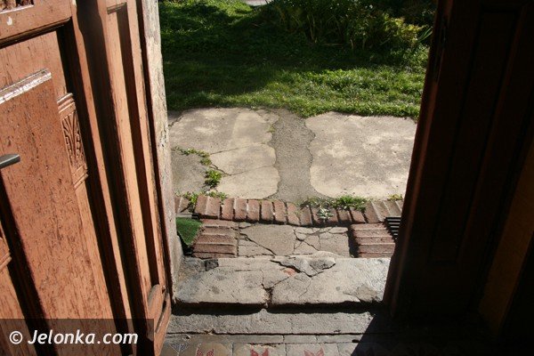 lokatorka-z-ul-kamiennej-w-piechowicach-w-tym-domu-nie-da-sie-zyc-foto-42307
