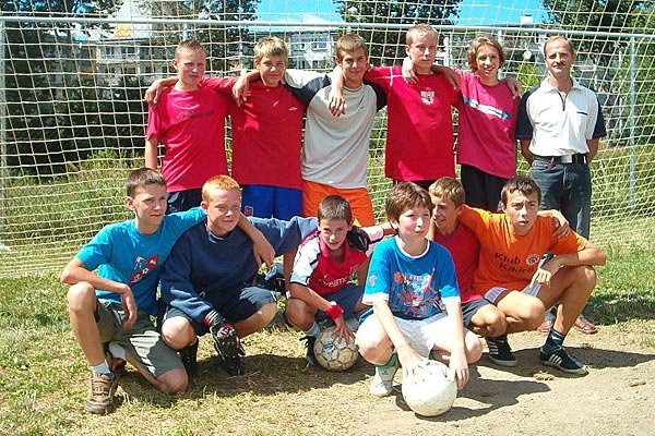 FC Dołek z królem strzelców grupy młodszej Marcinem Bednarczykiem.