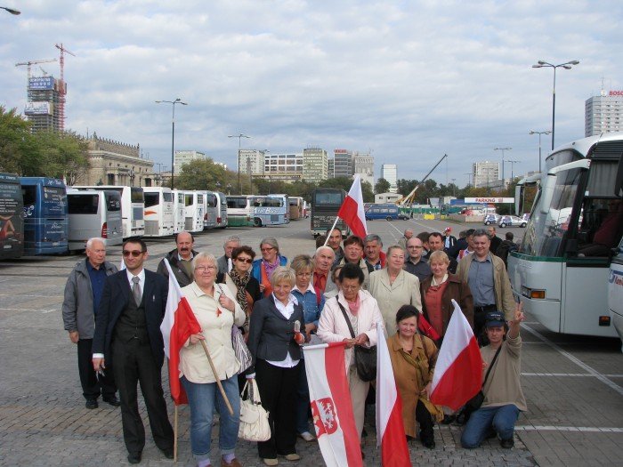 jeleniogorzanie-licznie-uczestniczyli-w-marszu-obudz-sie-polsko-42328