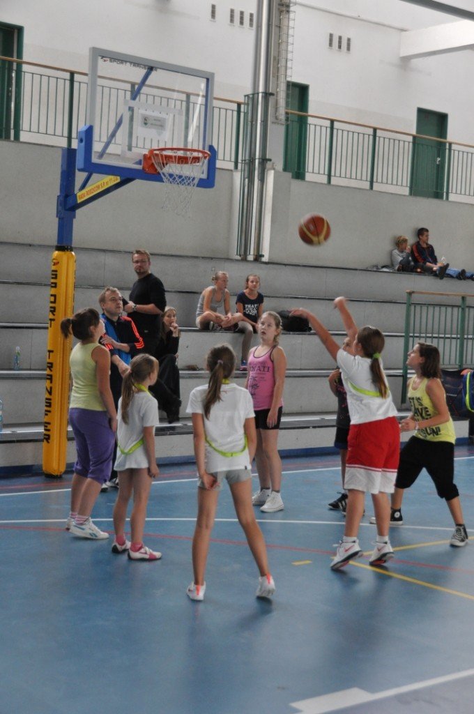 klasa-4-e-bez-porazki-w-wichos-mini-basket-lidze-foto-42335