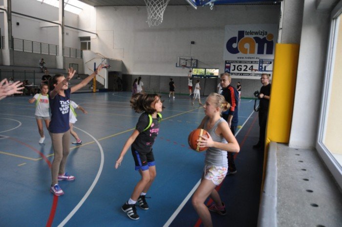 klasa-4-e-bez-porazki-w-wichos-mini-basket-lidze-foto-42335