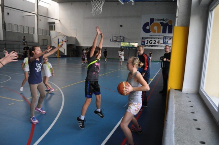 klasa-4-e-bez-porazki-w-wichos-mini-basket-lidze-foto-42335