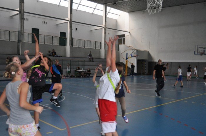 klasa-4-e-bez-porazki-w-wichos-mini-basket-lidze-foto-42335