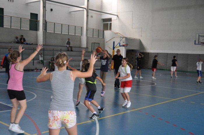 klasa-4-e-bez-porazki-w-wichos-mini-basket-lidze-foto-42335