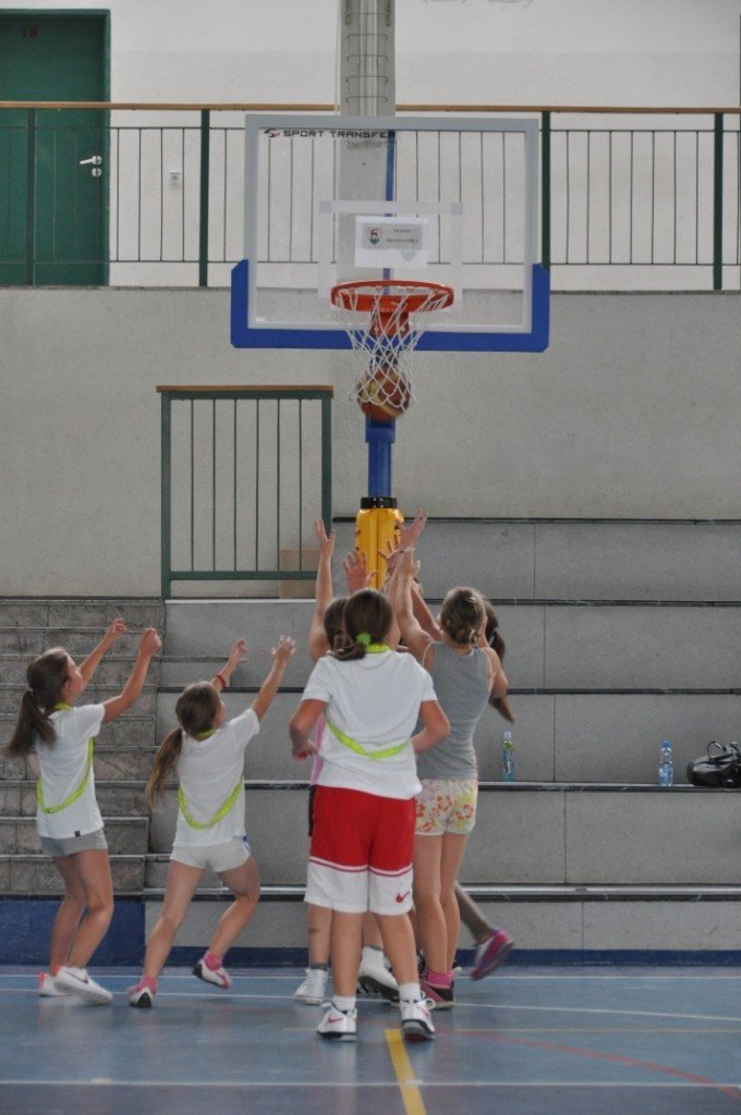 klasa-4-e-bez-porazki-w-wichos-mini-basket-lidze-foto-42335