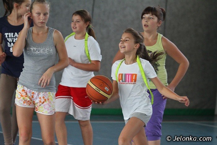 klasa-4-e-bez-porazki-w-wichos-mini-basket-lidze-foto-42335