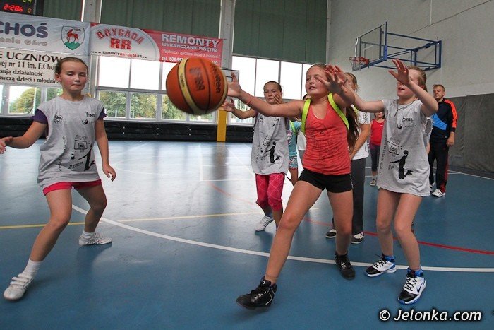 klasa-4-e-bez-porazki-w-wichos-mini-basket-lidze-foto-42335