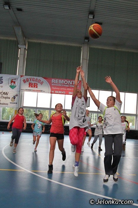 klasa-4-e-bez-porazki-w-wichos-mini-basket-lidze-foto-42335