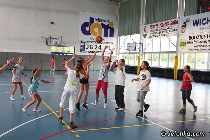 klasa-4-e-bez-porazki-w-wichos-mini-basket-lidze-foto-42335
