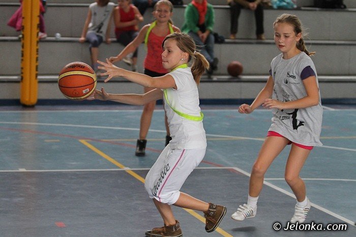 klasa-4-e-bez-porazki-w-wichos-mini-basket-lidze-foto-42335