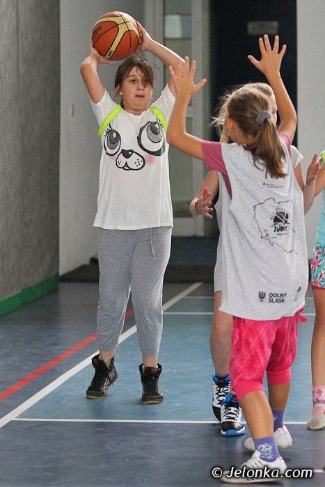 klasa-4-e-bez-porazki-w-wichos-mini-basket-lidze-foto-42335