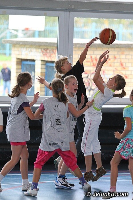klasa-4-e-bez-porazki-w-wichos-mini-basket-lidze-foto-42335