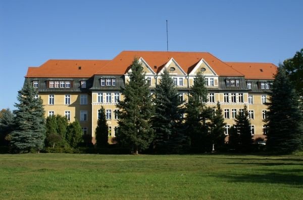3-tys-z-za-logo-karkonoskiej-panstwowej-szkoy-wyzszej-42357