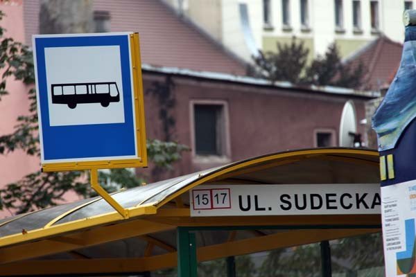 czy-dodatkowo-oznakowac-przystanki-mzk-a-kto-to-ma-wiedziec-42362
