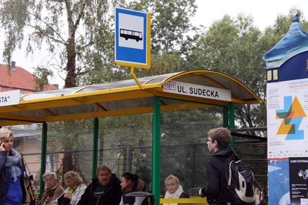 czy-dodatkowo-oznakowac-przystanki-mzk-a-kto-to-ma-wiedziec-42362