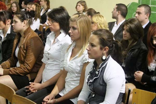 po-wieku-jeleniogorskiej-handlowki-42387
