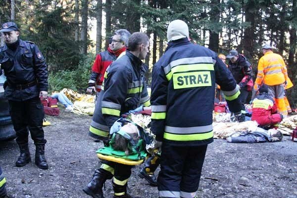 wypadek-autobusu-i-kilku-aut-ponad-50-osob-poszkodowanych-na-szczescie-to-cwiczenia-foto-42509