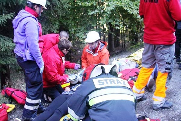 wypadek-autobusu-i-kilku-aut-ponad-50-osob-poszkodowanych-na-szczescie-to-cwiczenia-foto-42509