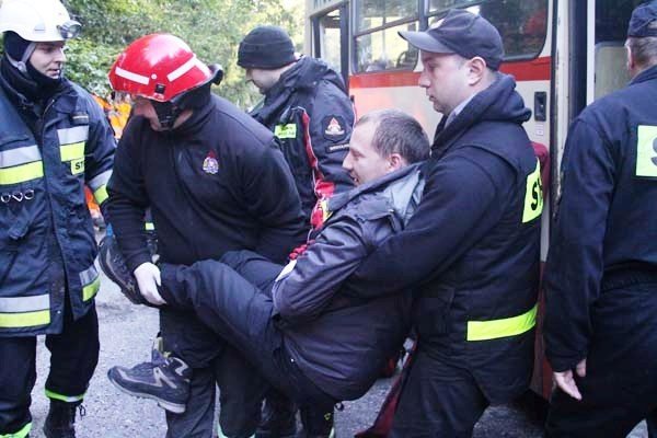 wypadek-autobusu-i-kilku-aut-ponad-50-osob-poszkodowanych-na-szczescie-to-cwiczenia-foto-42509