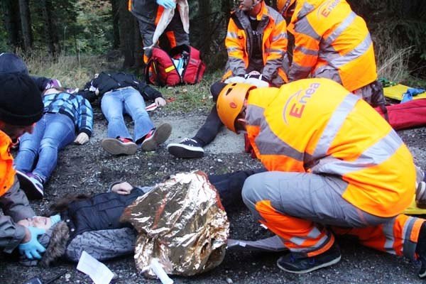 wypadek-autobusu-i-kilku-aut-ponad-50-osob-poszkodowanych-na-szczescie-to-cwiczenia-foto-42509