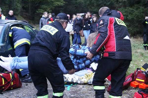 wypadek-autobusu-i-kilku-aut-ponad-50-osob-poszkodowanych-na-szczescie-to-cwiczenia-foto-42509