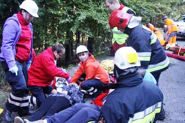 wypadek-autobusu-i-kilku-aut-ponad-50-osob-poszkodowanych-na-szczescie-to-cwiczenia-foto-42509