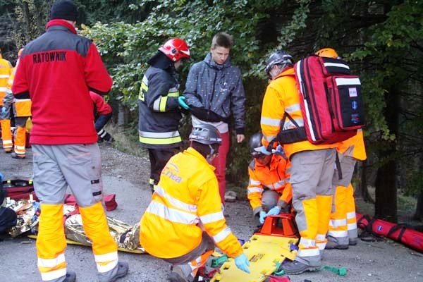wypadek-autobusu-i-kilku-aut-ponad-50-osob-poszkodowanych-na-szczescie-to-cwiczenia-foto-42509