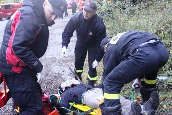 wypadek-autobusu-i-kilku-aut-ponad-50-osob-poszkodowanych-na-szczescie-to-cwiczenia-foto-42509
