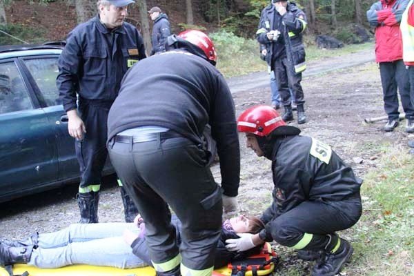 wypadek-autobusu-i-kilku-aut-ponad-50-osob-poszkodowanych-na-szczescie-to-cwiczenia-foto-42509