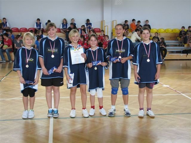 kolejne-zmagania-sportowe-miedzy-szkoami-z-karpacza-i-reichenbach-foto-42510