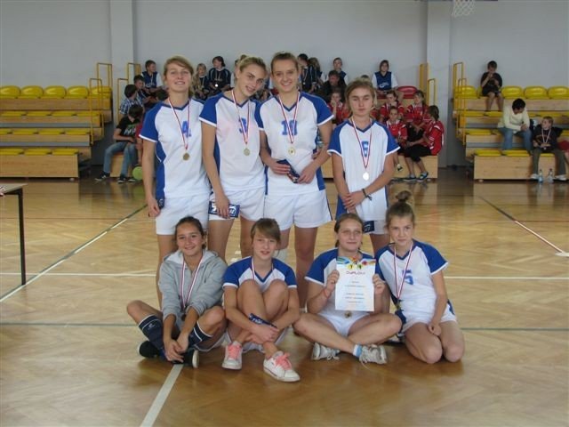 kolejne-zmagania-sportowe-miedzy-szkoami-z-karpacza-i-reichenbach-foto-42510
