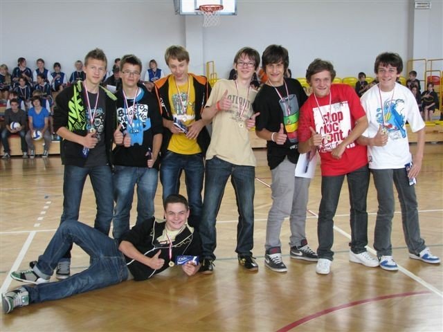 kolejne-zmagania-sportowe-miedzy-szkoami-z-karpacza-i-reichenbach-foto-42510