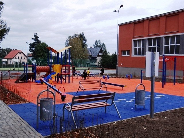 place-i-urzadzenia-dla-dzieci-modziezy-i-dorosych-w-sobieszowie-foto-42540
