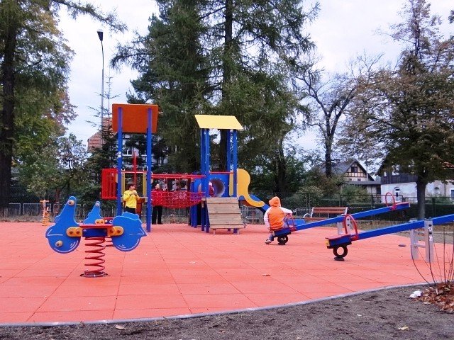 place-i-urzadzenia-dla-dzieci-modziezy-i-dorosych-w-sobieszowie-foto-42540