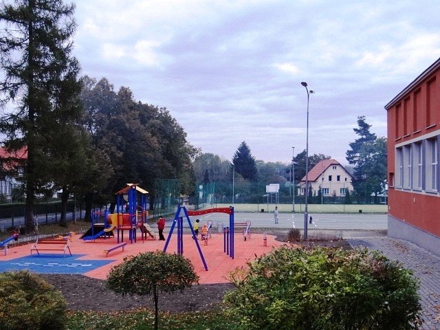 place-i-urzadzenia-dla-dzieci-modziezy-i-dorosych-w-sobieszowie-foto-42540