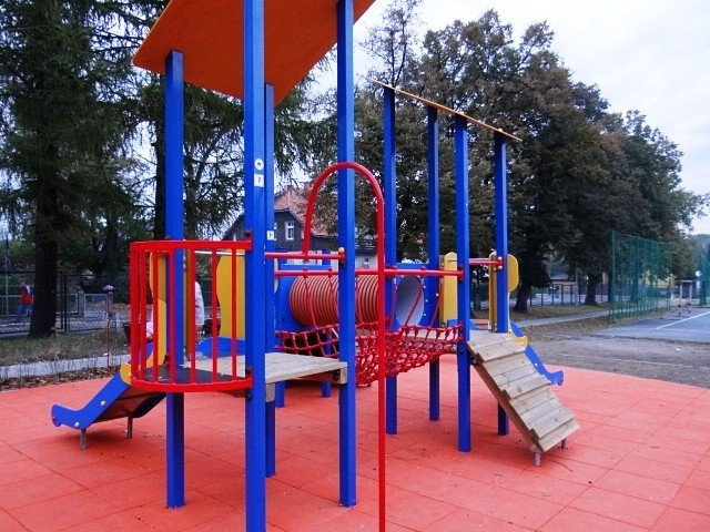 place-i-urzadzenia-dla-dzieci-modziezy-i-dorosych-w-sobieszowie-foto-42540