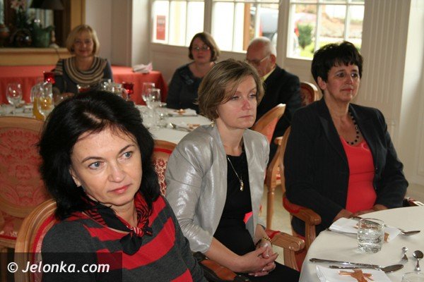 powiatowy-dzien-edukacji-narodowej-w-staniszowskim-paacu-foto-42580