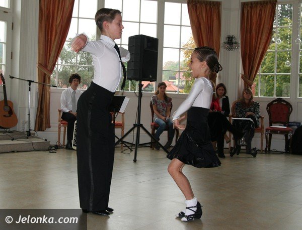 powiatowy-dzien-edukacji-narodowej-w-staniszowskim-paacu-foto-42580