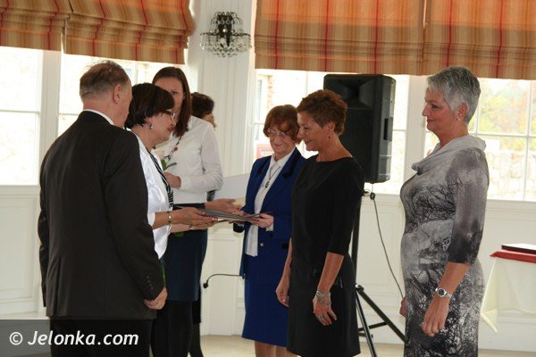 powiatowy-dzien-edukacji-narodowej-w-staniszowskim-paacu-foto-42580