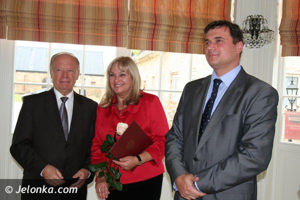 powiatowy-dzien-edukacji-narodowej-w-staniszowskim-paacu-foto-42580