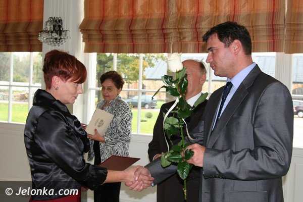 powiatowy-dzien-edukacji-narodowej-w-staniszowskim-paacu-foto-42580