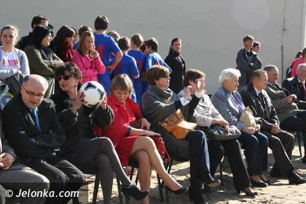 nowe-boisko-na-jeleniogorskim-zabobrzu-foto-42598