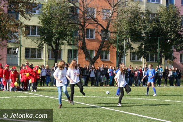 nowe-boisko-na-jeleniogorskim-zabobrzu-foto-42598