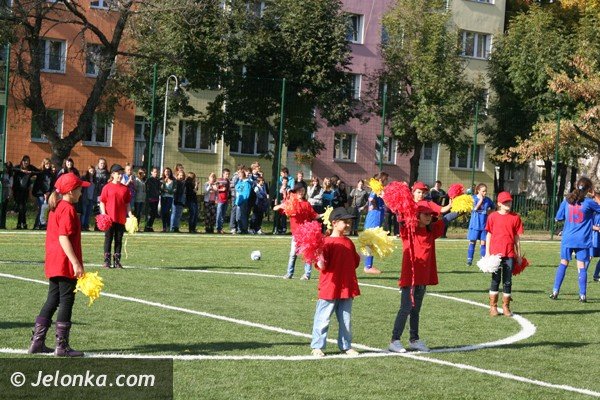 nowe-boisko-na-jeleniogorskim-zabobrzu-foto-42598
