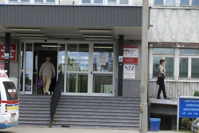jeleniogorski-szpital-ograniczy-przyjecia-na-wiekszosc-oddziaow-42622