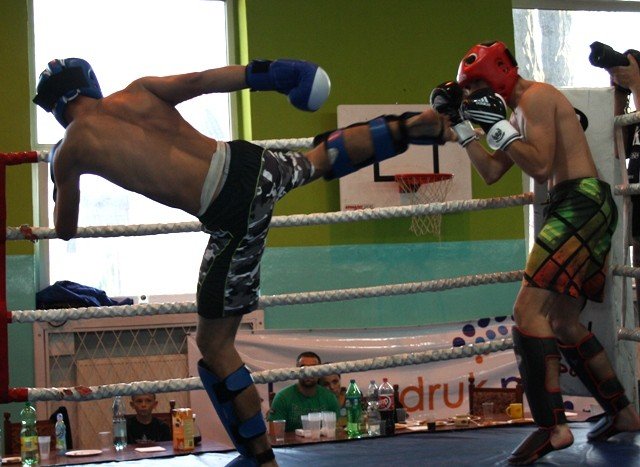 szesciu-jeleniogorskich-fighterow-wystartowao-w-zarach-foto-42706