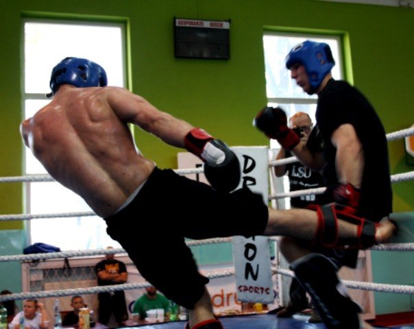 szesciu-jeleniogorskich-fighterow-wystartowao-w-zarach-foto-42706