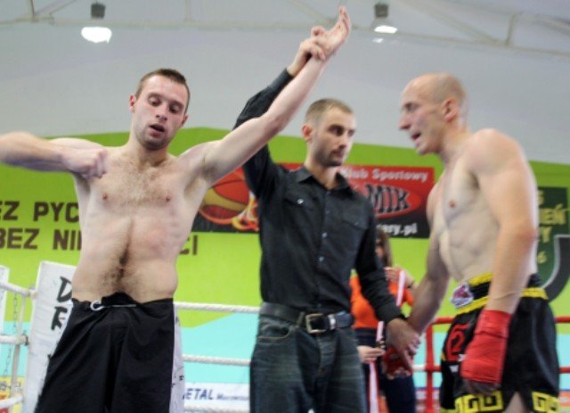 szesciu-jeleniogorskich-fighterow-wystartowao-w-zarach-foto-42706