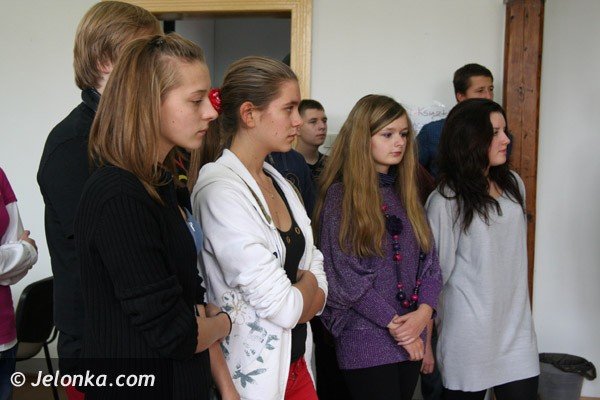 przeglad-zywych-ksiag-w-jeleniogorskim-ii-lo-foto-42728
